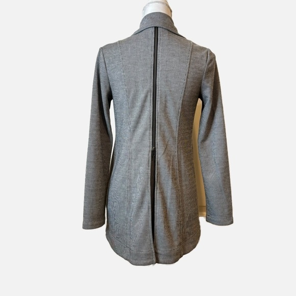 CAbi Drop-off Gray Zip Back Blazer Jacket - Picture 5 of 11